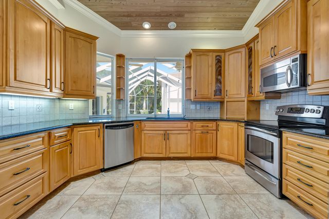 8431 SE Duncan Street, Hobe Sound, FL 33455