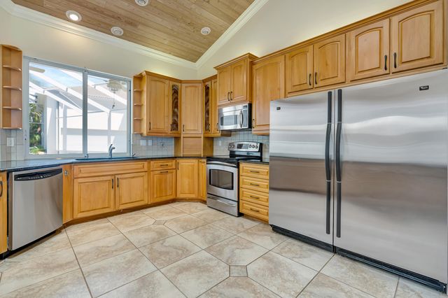 8431 SE Duncan Street, Hobe Sound, FL 33455