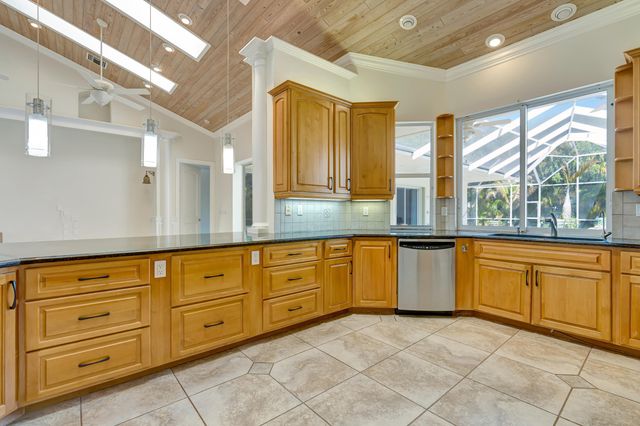 8431 SE Duncan Street, Hobe Sound, FL 33455