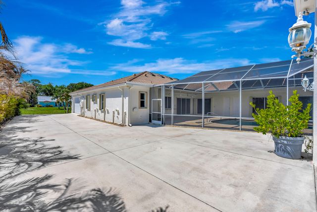 8431 SE Duncan Street, Hobe Sound, FL 33455