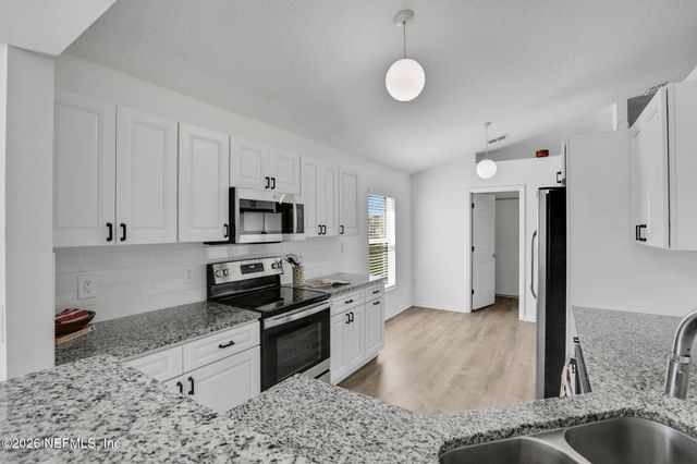 7141 CUMBRIA Boulevard E, Jacksonville, FL 32219