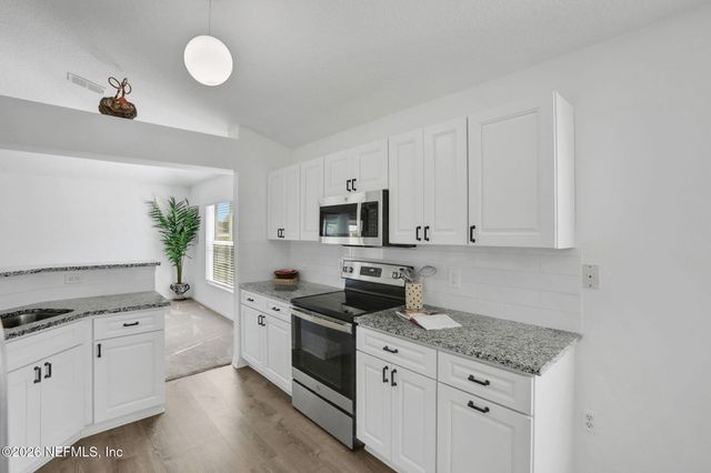 7141 CUMBRIA Boulevard E, Jacksonville, FL 32219