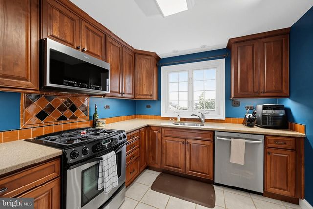 128 WESTMINSTER DR, Wallingford, PA 19086