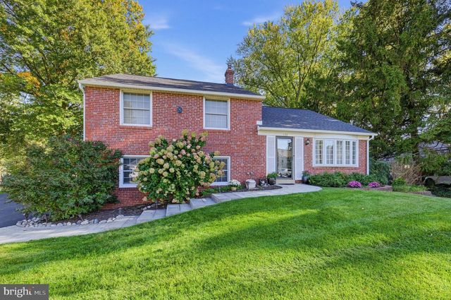 128 WESTMINSTER DR, Wallingford, PA 19086