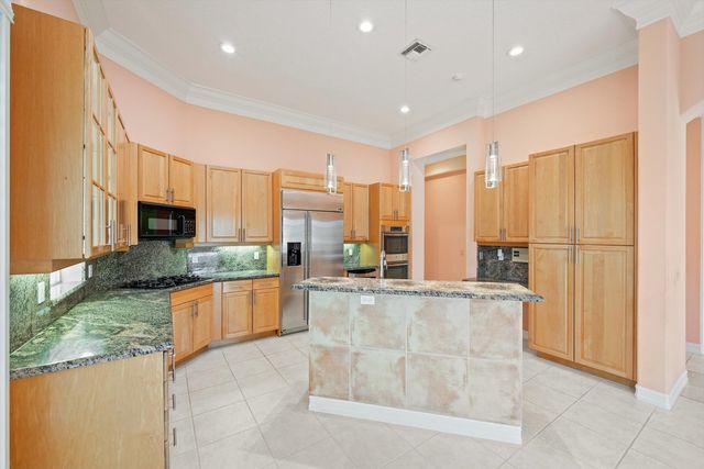 9026 Lakes Boulevard, West Palm Beach, FL 33412