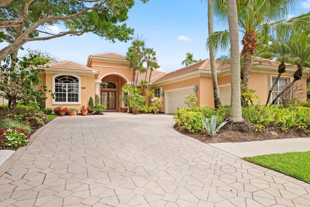 9026 Lakes Boulevard, West Palm Beach, FL 33412