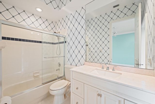 9026 Lakes Boulevard, West Palm Beach, FL 33412