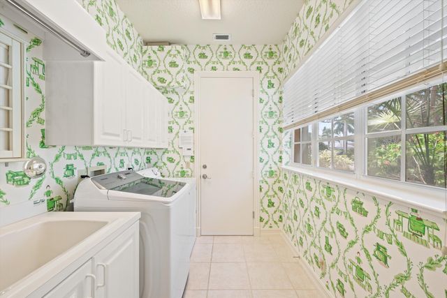 9026 Lakes Boulevard, West Palm Beach, FL 33412