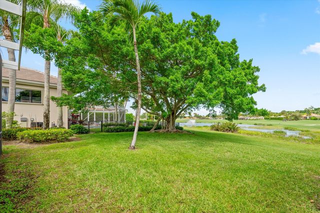 9026 Lakes Boulevard, West Palm Beach, FL 33412