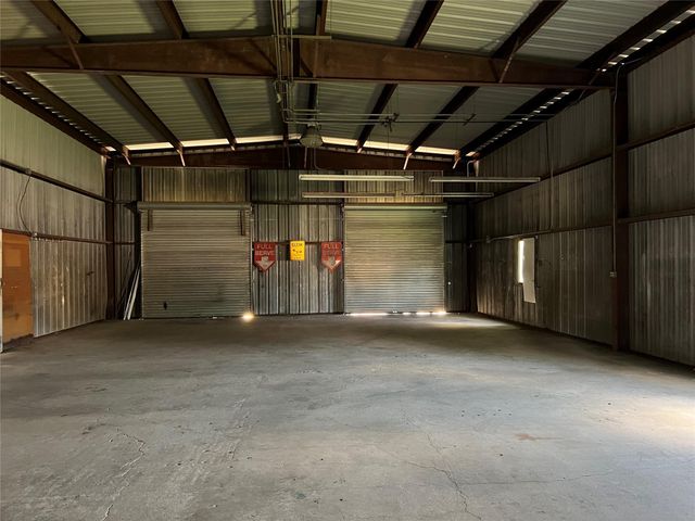 1201 W 2nd ST, Taylor, TX 76574