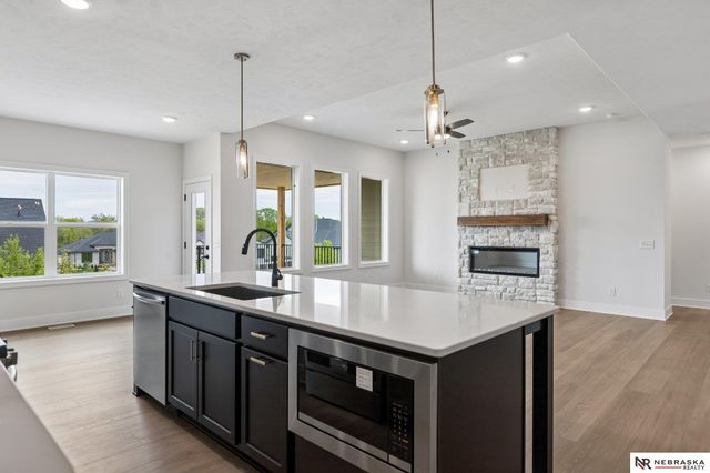 7805 N 167 Avenue, Bennington, NE 68007