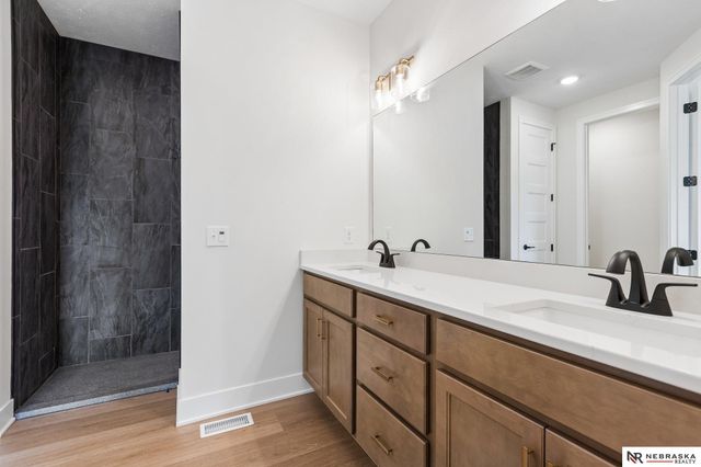 7805 N 167 Avenue, Bennington, NE 68007