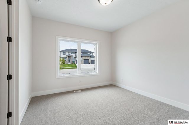 7805 N 167 Avenue, Bennington, NE 68007