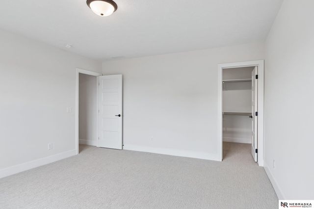 7805 N 167 Avenue, Bennington, NE 68007