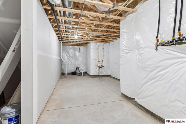 7805 N 167 Avenue, Bennington, NE 68007