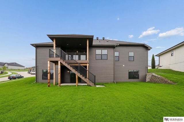 7805 N 167 Avenue, Bennington, NE 68007
