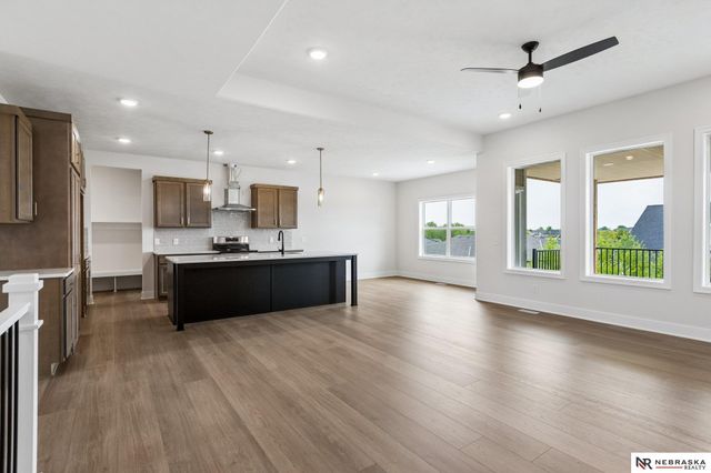 7805 N 167 Avenue, Bennington, NE 68007