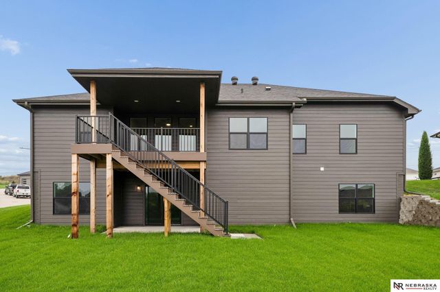 7805 N 167 Avenue, Bennington, NE 68007