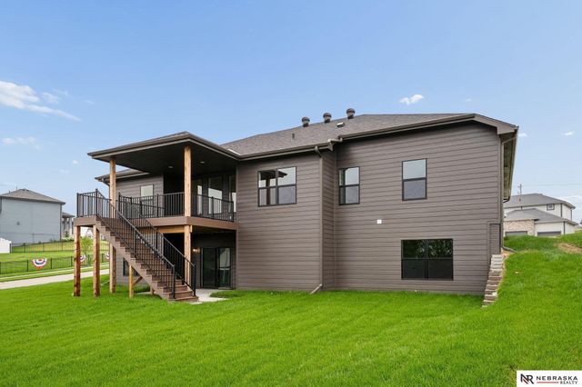 7805 N 167 Avenue, Bennington, NE 68007