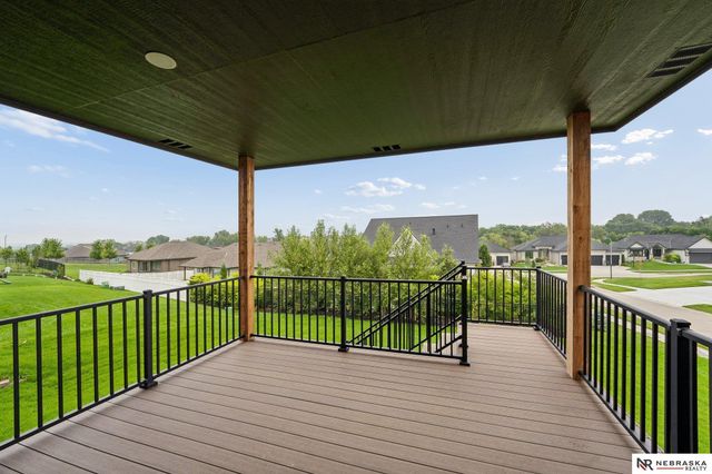 7805 N 167 Avenue, Bennington, NE 68007
