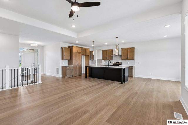 7805 N 167 Avenue, Bennington, NE 68007