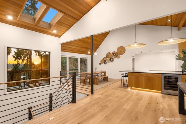 13441 64th Terrace NE, Kirkland, WA 98034