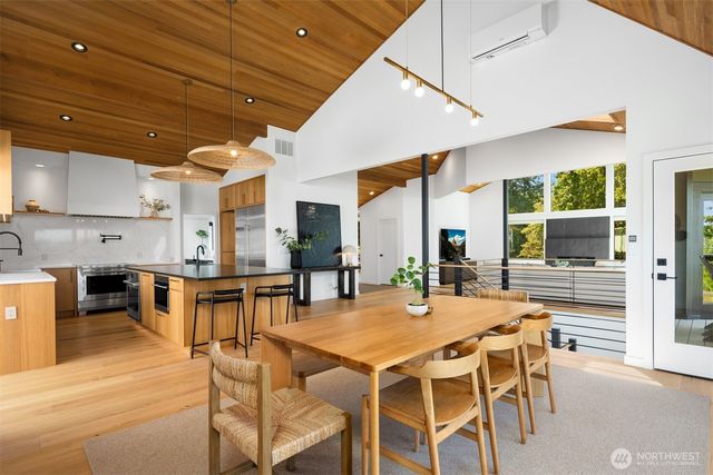 13441 64th Terrace NE, Kirkland, WA 98034