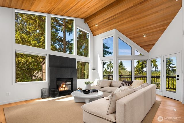 13441 64th Terrace NE, Kirkland, WA 98034