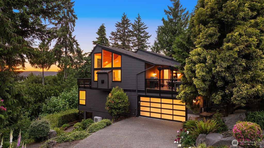 13441 64th Terrace NE, Kirkland, WA 98034
