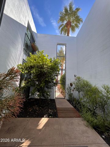 3243 E CAMELBACK Road, Phoenix, AZ 85018