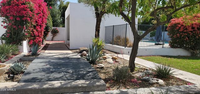 3243 E CAMELBACK Road, Phoenix, AZ 85018