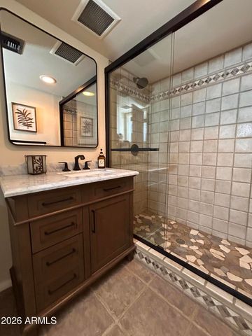 3243 E CAMELBACK Road, Phoenix, AZ 85018