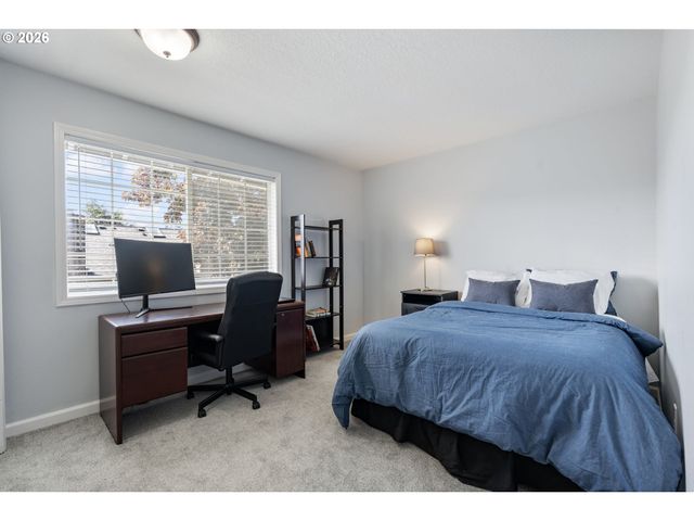 2056 SUNRAY Cir, West Linn, OR 97068