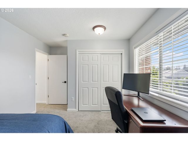 2056 SUNRAY Cir, West Linn, OR 97068