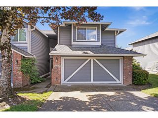 2056 SUNRAY Cir, West Linn, OR 97068