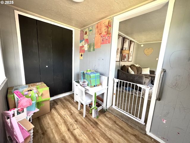 1135 MONMOUTH St, Independence, OR 97351