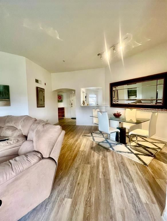 Image 3 of property listing at 7360 WESTPOINTE BOULEVARD 127, Orlando, FL 32835