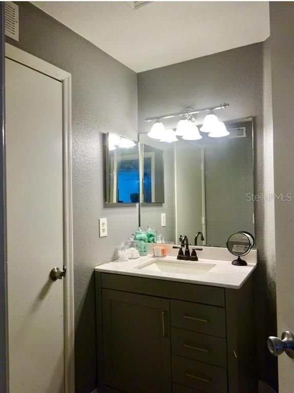 Image 21 of property listing at 7360 WESTPOINTE BOULEVARD 127, Orlando, FL 32835