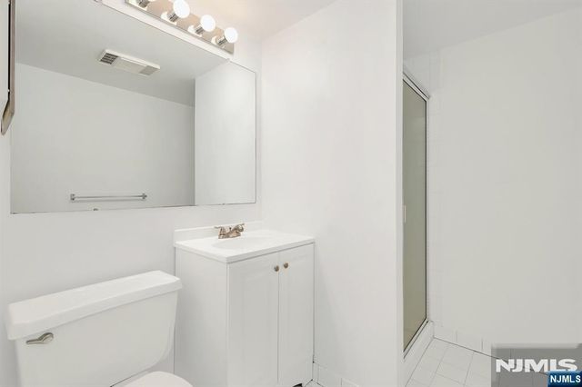 50 Pine C211, Montclair, NJ 07042