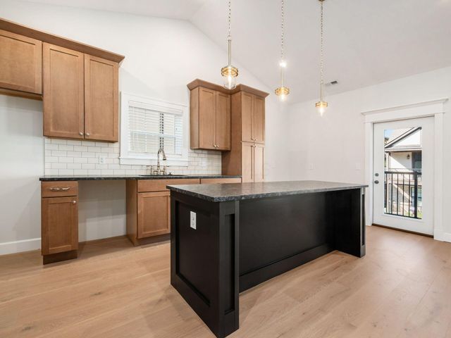 2015 W 5th Avenue, 108, Marble Cliff, OH 43212