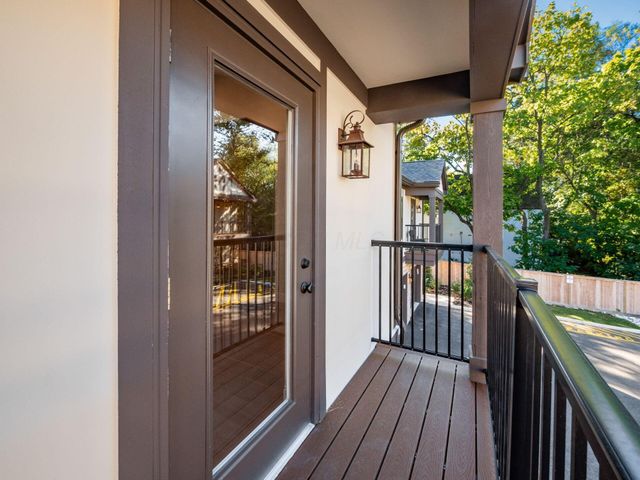 2015 W 5th Avenue, 108, Marble Cliff, OH 43212