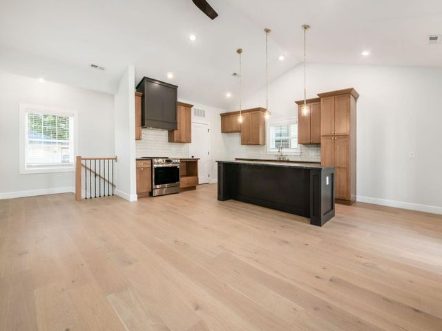 2015 W 5th Avenue, 108, Marble Cliff, OH 43212