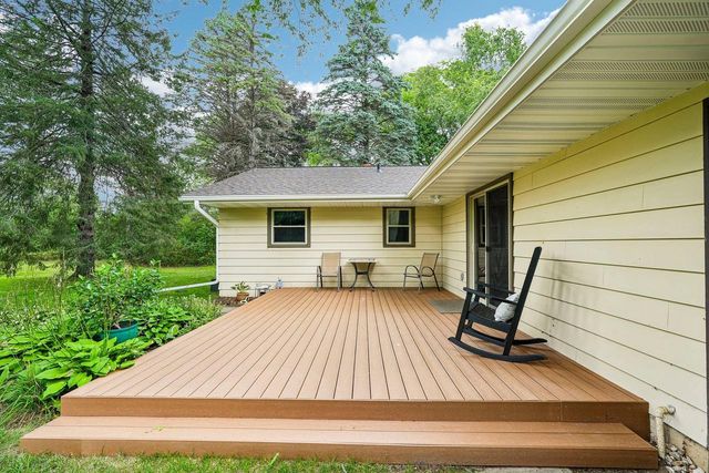 1389 Glenbrook DRIVE, Cedarburg, WI 53012