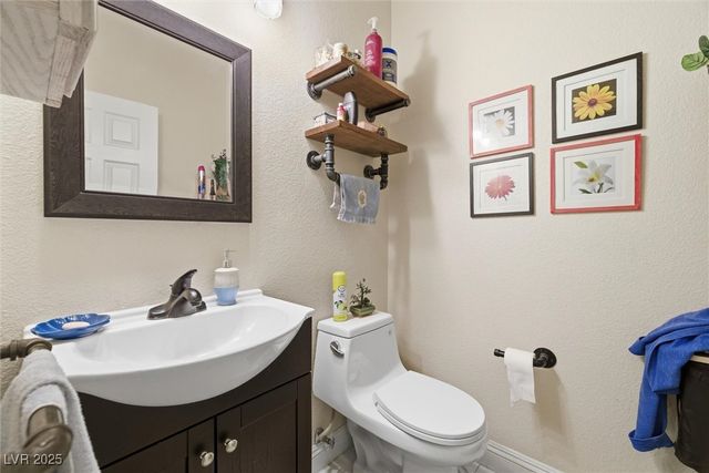 6320 Blowing Sky Street 102, North Las Vegas, NV 89081