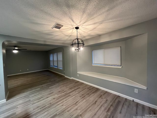 8230 Cantura Mills, Converse, TX 78109