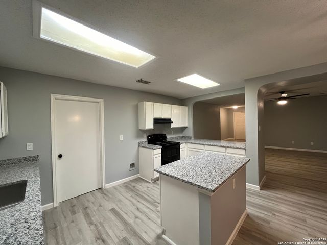 8230 Cantura Mills, Converse, TX 78109