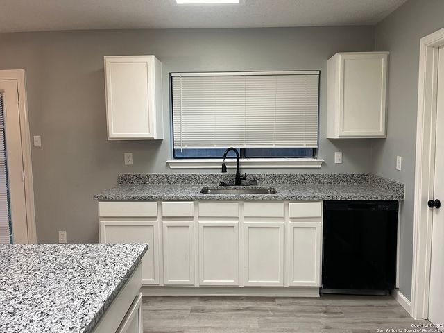 8230 Cantura Mills, Converse, TX 78109