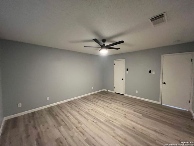 8230 Cantura Mills, Converse, TX 78109