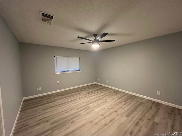 8230 Cantura Mills, Converse, TX 78109