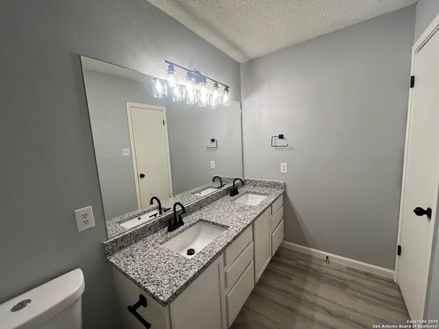 8230 Cantura Mills, Converse, TX 78109